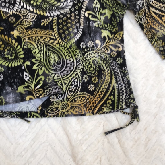 Fun summer top! - Picture 4 of 4